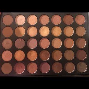 MORPHE 35T eyeshadow palette
